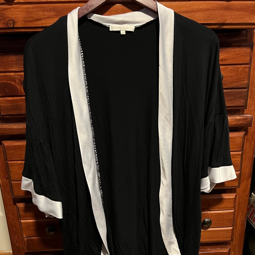 Black and White Cardigan in XL